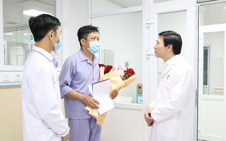 Niềm vui ngày ra viện của những người bệnh được ghép tạng thành công tại Bệnh viện Việt Nam - Thụy Điển Uông Bí- Ảnh 4.