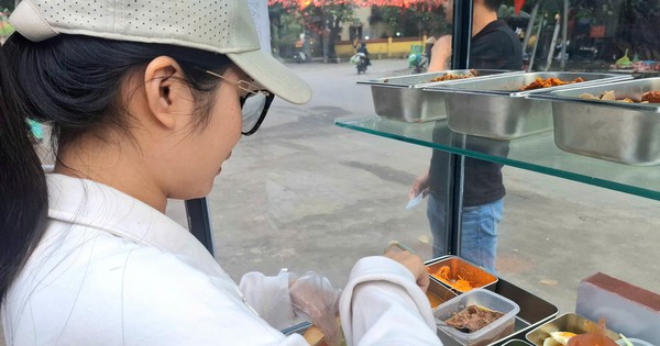 Đề xuất phạt tới 4 triệu đồng nếu để móng tay dài khi bán đồ ăn: Người bán lo lắng, người dân ủng hộ