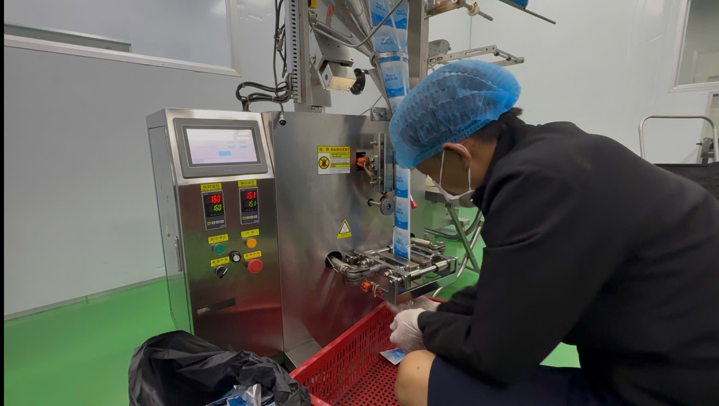 Bắt cặp vợ chồng cầm đầu đường dây sản xuất thực phẩm chức năng giảm cân chứa chất cấm- Ảnh 3.