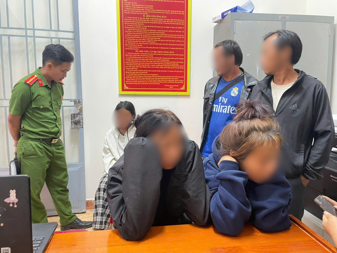 Ngăn chặn kịp thời 9 thiếu niên vào TPHCM tìm 'việc nhẹ lương cao'- Ảnh 1.