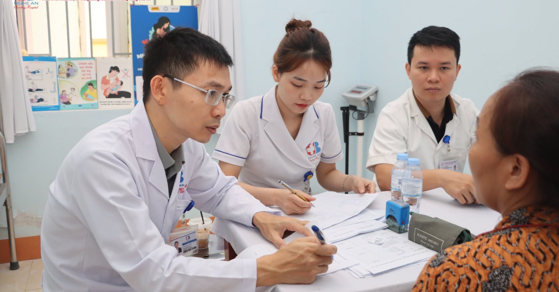 Đưa kỹ thuật tầm soát ung thư về tận cơ sở, hơn 450 người dân được khám miễn phí- Ảnh 2.