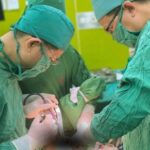 Thay khớp háng bán phần, cụ ông thoát đau và phục hồi nhanh