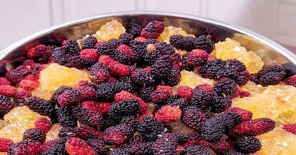 Dâu tằm ngâm nổi váng: Độc tố cần loại bỏ hay chỉ hớt váng là được?