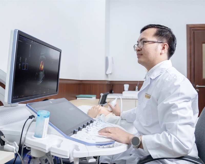 Cuộc 'chạy đua' nghẹt thở của bác sĩ Vinmec giành lại sự sống cho thai nhi 20 tuần tuổi- Ảnh 1.