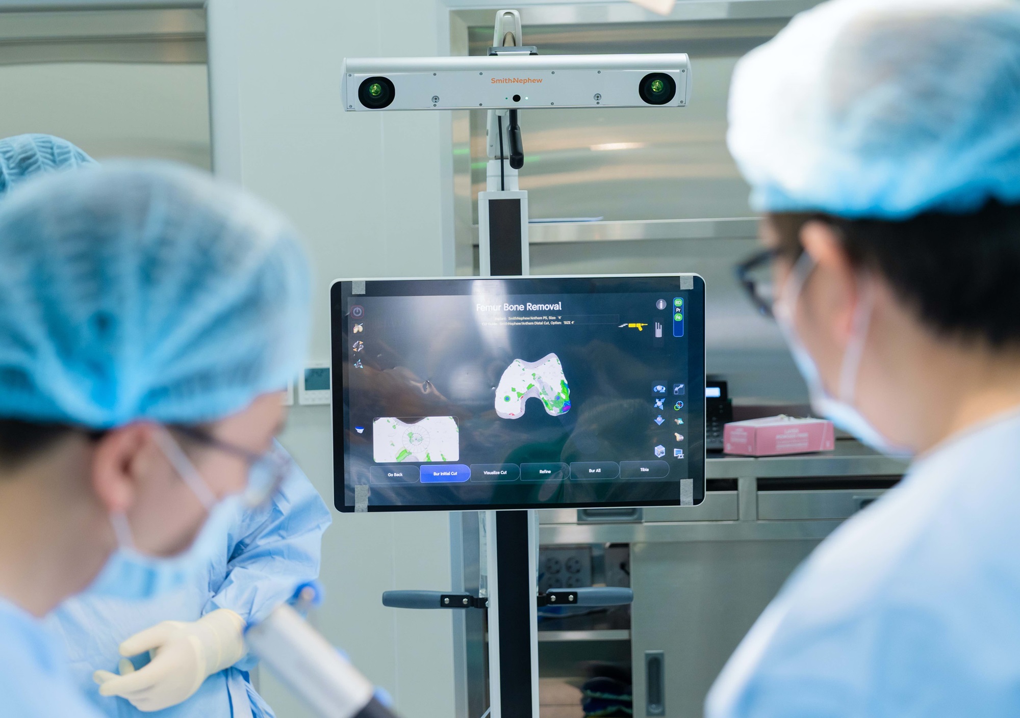 Vinmec đưa robot AI từ Mỹ về Quảng Ninh, thay khớp gối chính xác từng milimet với chi phí như mổ thường- Ảnh 1.