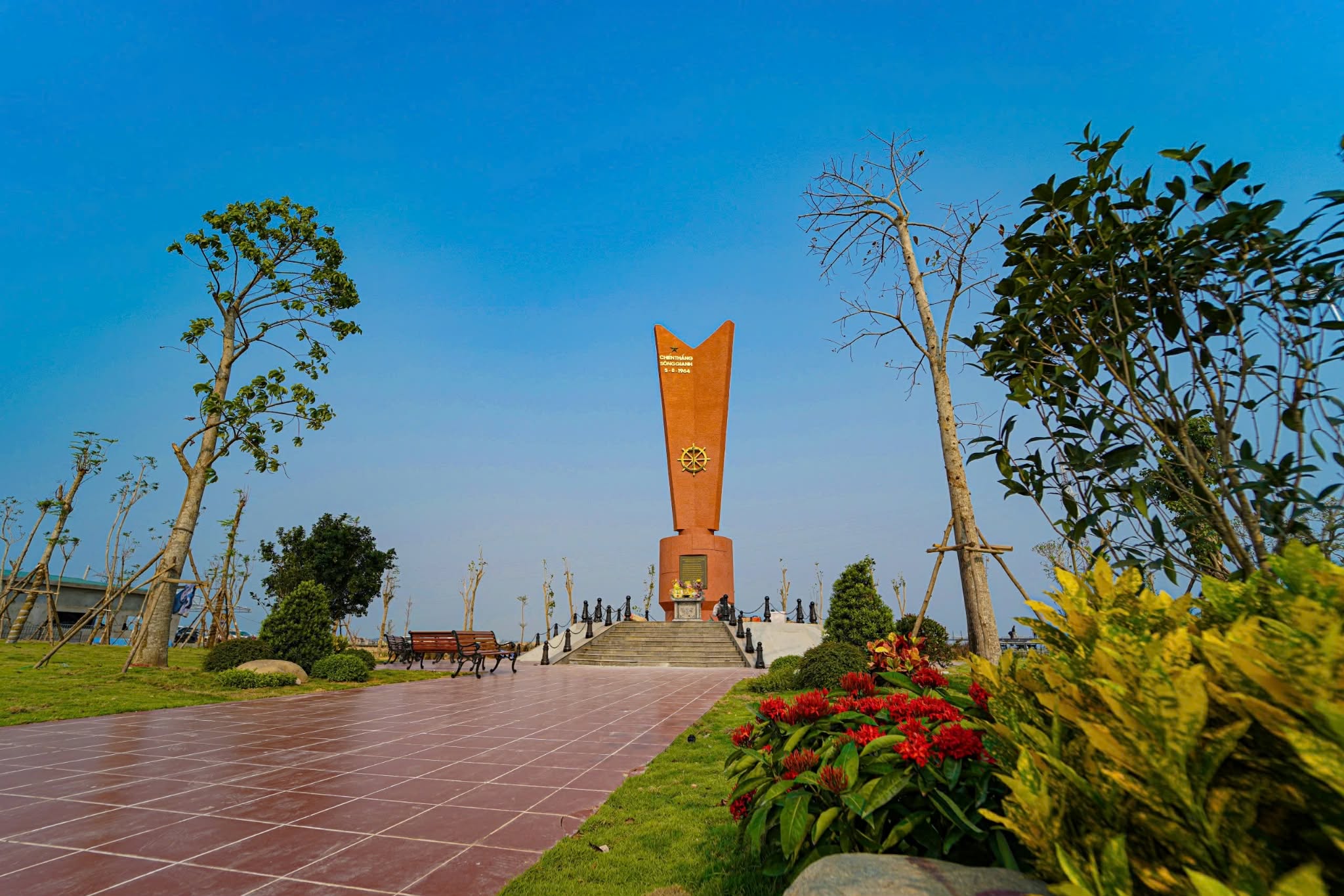 Chiêm ngưỡng Di tích Bến phà Gianh: 'Tọa độ lửa' xưa khoác lên mình diện mạo mới- Ảnh 2.