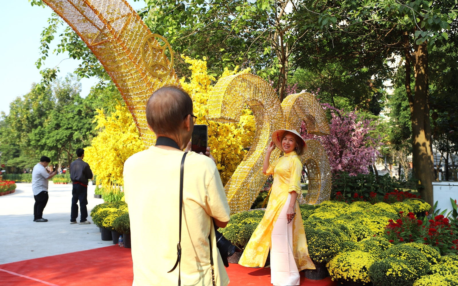 Nhiều người đổ về công viên được xây dựng trên ‘đất vàng’ bỏ hoang ở TPHCM