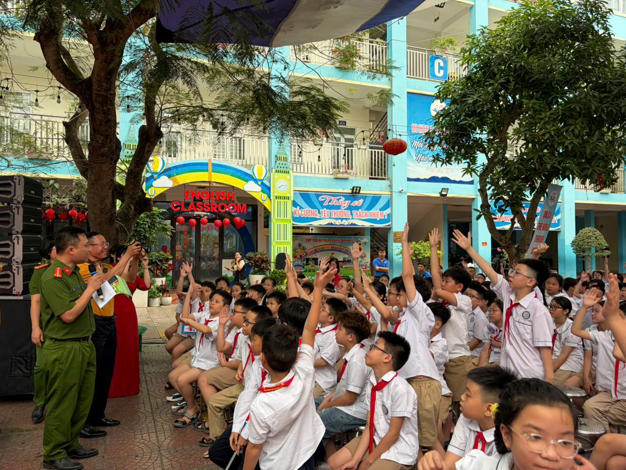 Hải Phòng phối hợp Học viện Cảnh sát nhân dân tuyên truyền vệ sinh môi trường, an toàn thực phẩm cho học sinh- Ảnh 2.