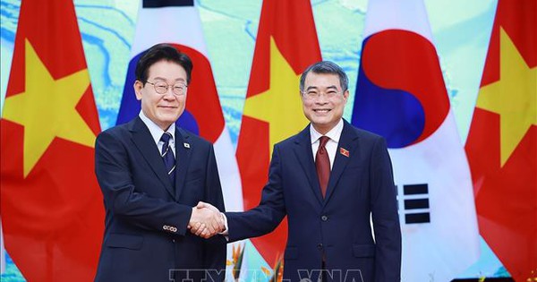 Thủ tướng Lê Minh Hưng hội kiến Tổng thống Hàn Quốc Lee Jae Myung