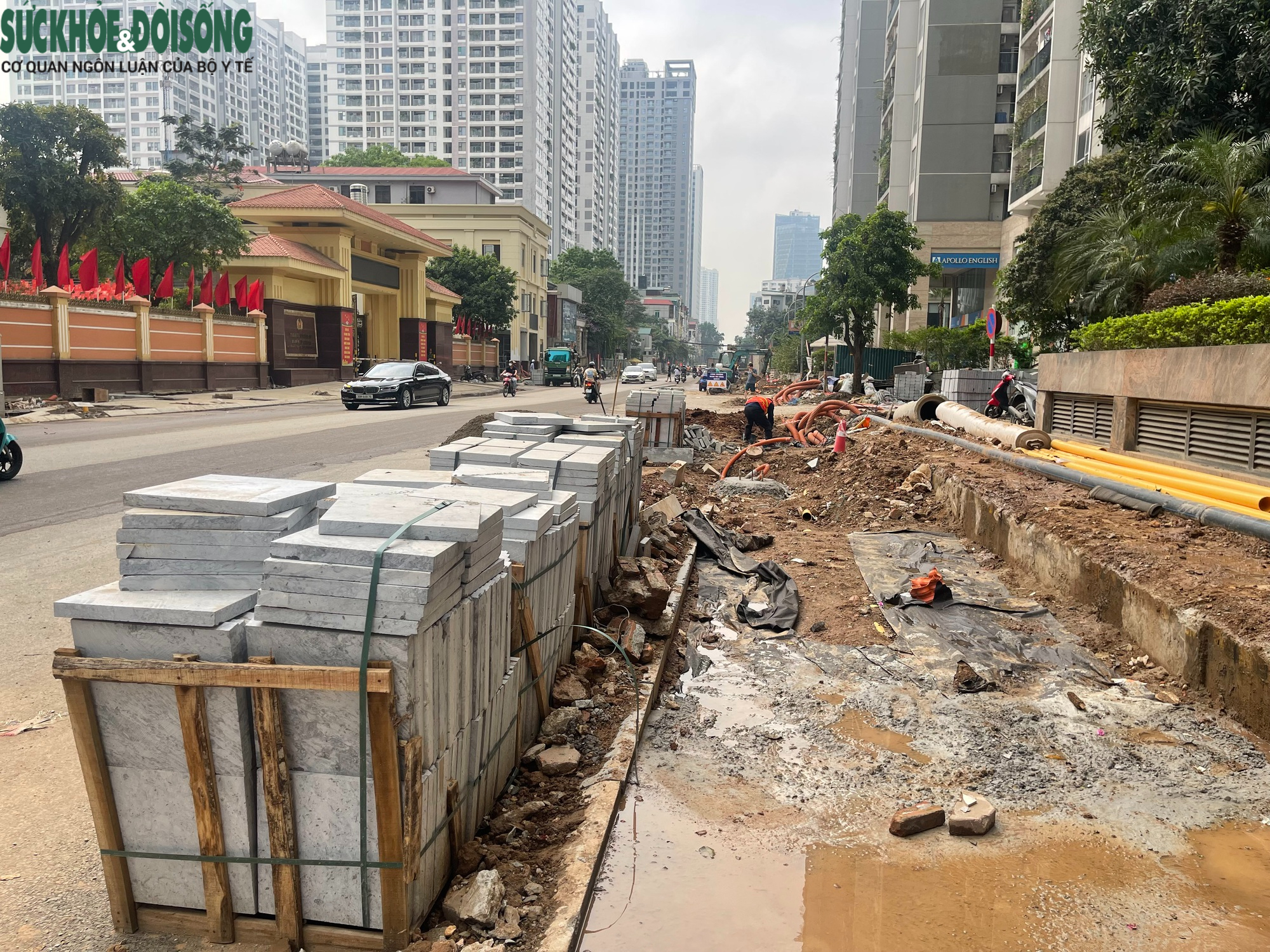 Đường Nguyễn Tuân, Hà Nội ngổn ngang thi công, người dân 'dò dẫm' từng mét- Ảnh 3.