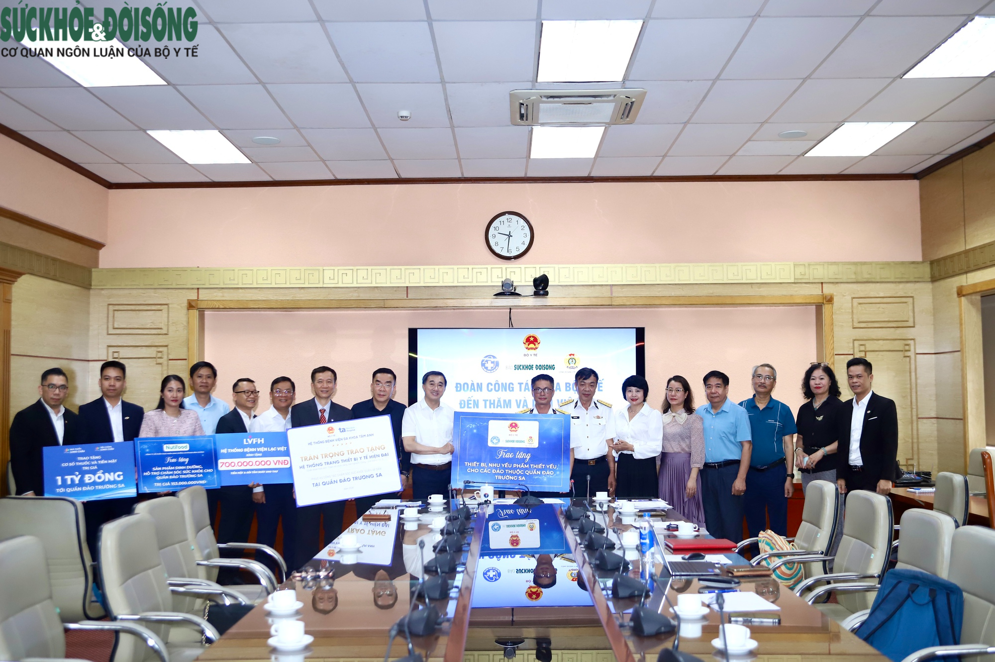 Bộ Y tế tiếp nhận nghĩa tình từ đất liền, chuẩn bị cho chuyến công tác tại Trường Sa- Ảnh 9.