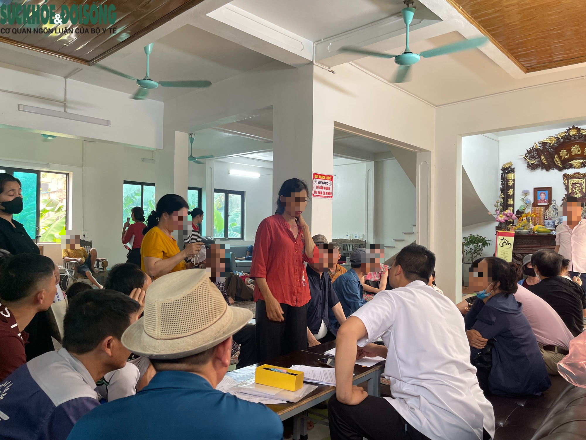 Tiếp bài chữa 'bách bệnh' bằng giác hơi hút máu ở Hà Nội: Đoàn kiểm tra yêu cầu chấm dứt hoạt động khám chữa bệnh- Ảnh 2.