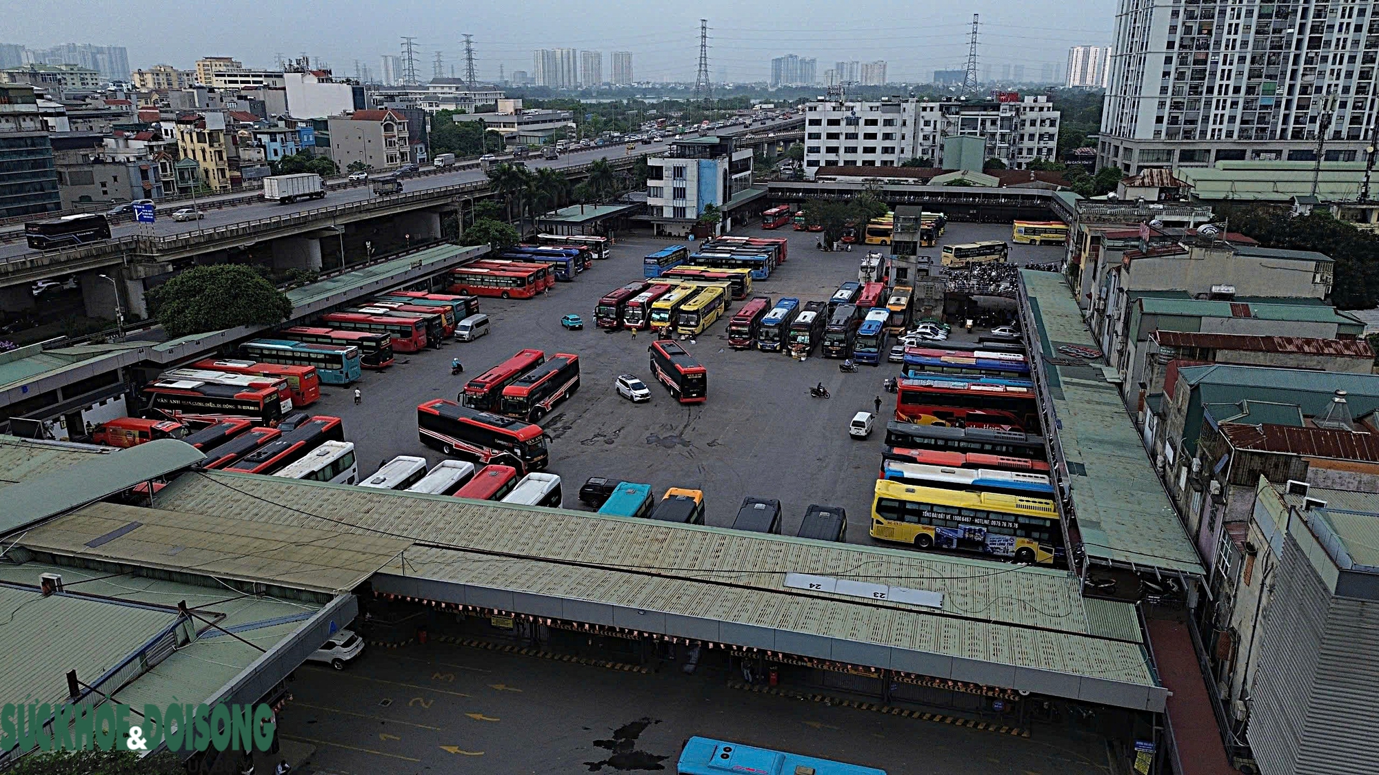 Kết thúc nghỉ lễ Giỗ Tổ Hùng Vương, cửa ngõ Hà Nội ken đặc phương tiện- Ảnh 8.