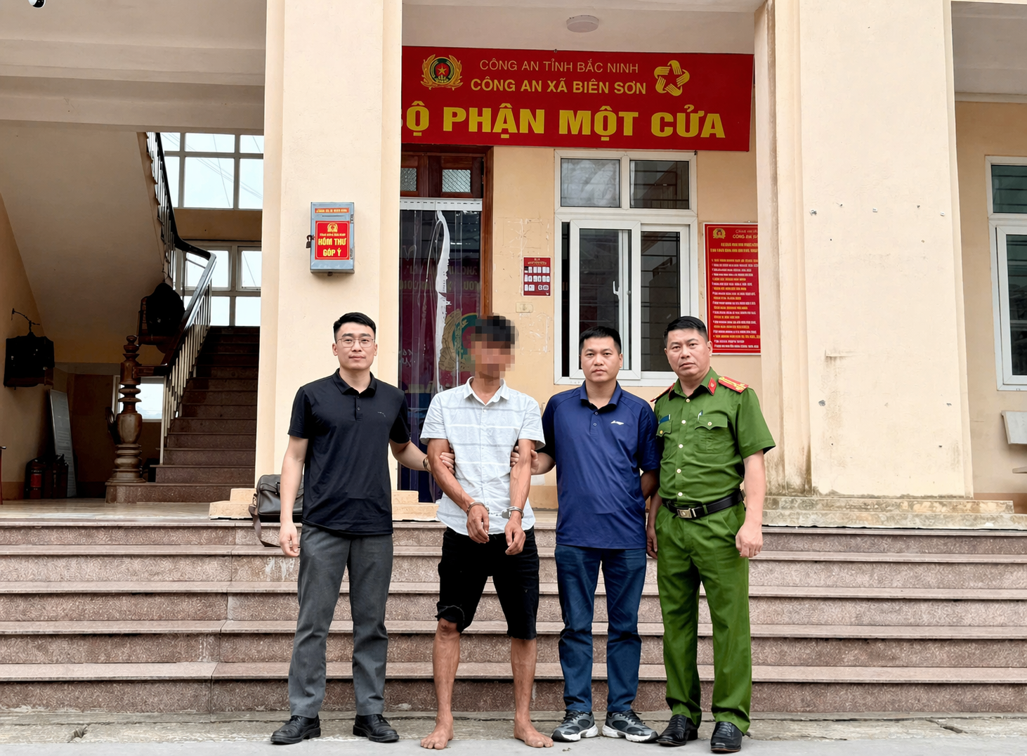 Làm rõ 2 anh em ruột trong vụ cướp điện thoại vào ban đêm- Ảnh 1.