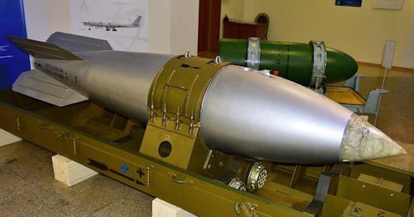 Video hiếm lộ cảnh tiêm kích Liên Xô thả bom hạt nhân giữa Chiến tranh Lạnh