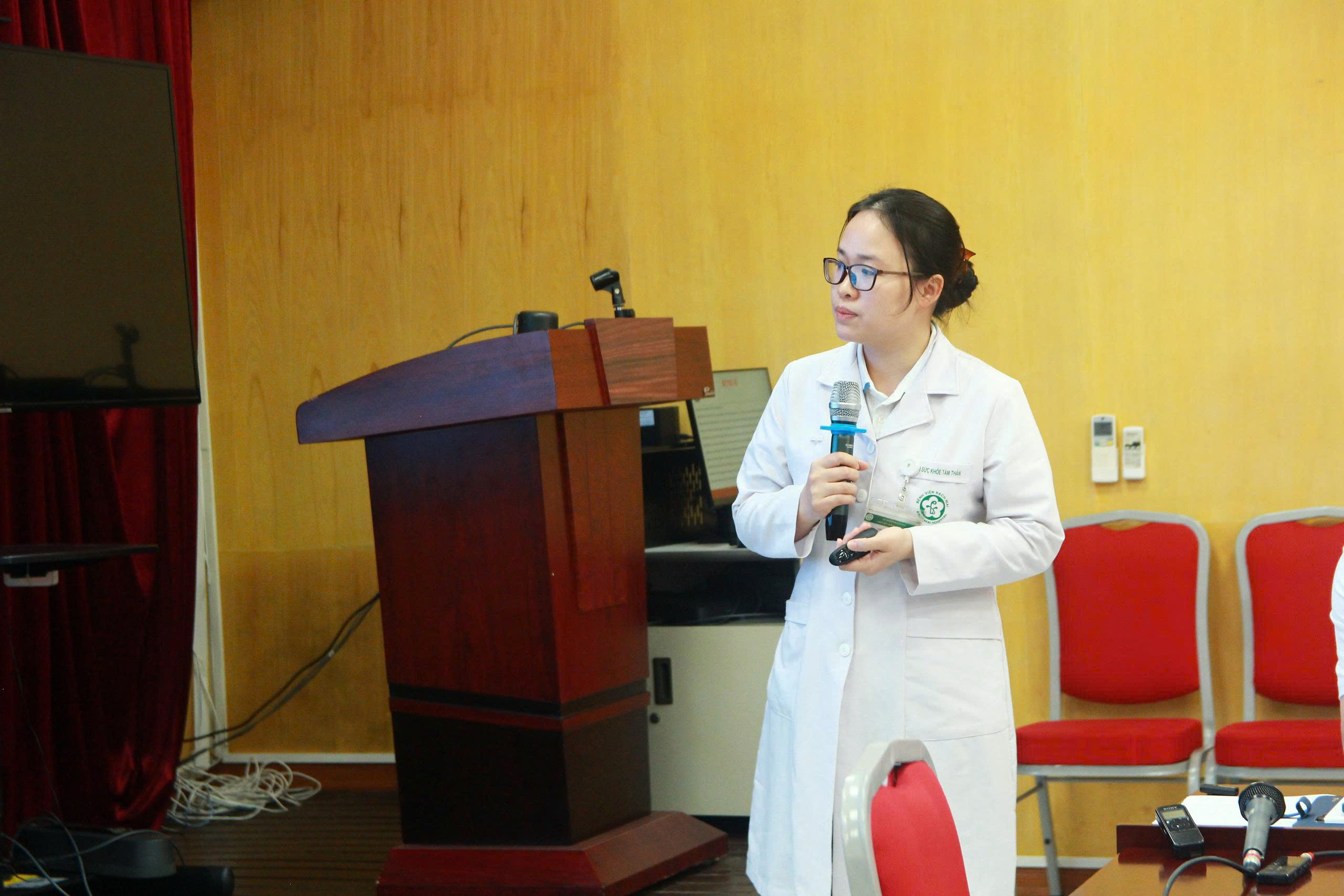 Chuyên gia chỉ rõ những dấu hiệu trẻ bị sang chấn tâm lý, cha mẹ cần biết- Ảnh 2.