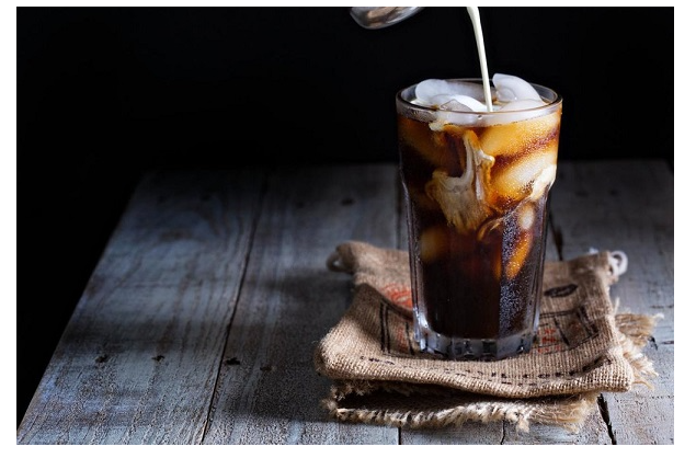 Lạm dụng cà phê và nước tăng lực ảnh hưởng đến sức khỏe thế nào?- Ảnh 2.