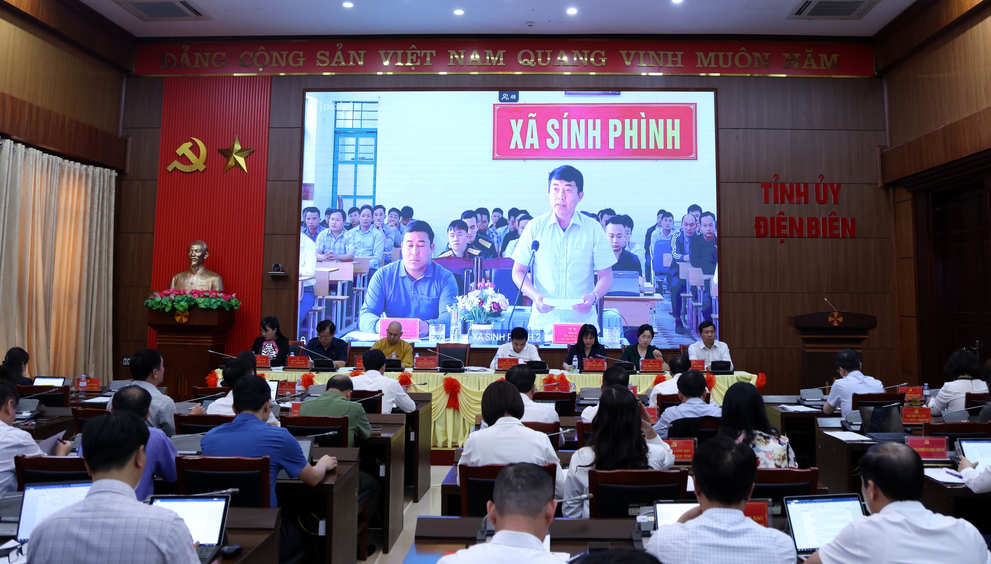 Chính phủ sẽ xem xét tổng thể chế độ, chính sách đối với cán bộ, công chức cấp xã- Ảnh 3.