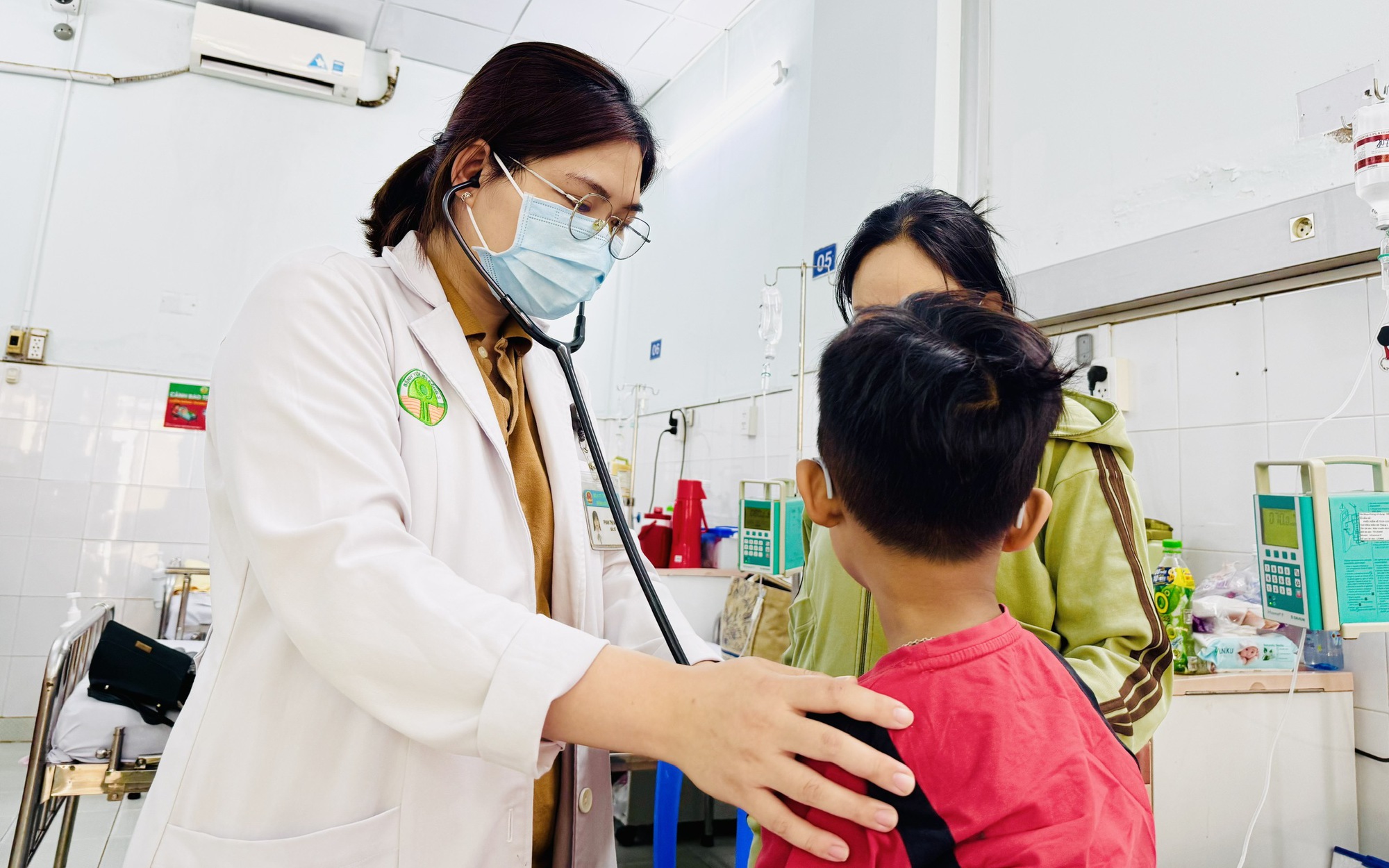 Truy xuất nguồn thực phẩm sau vụ 46 người nghi ngộ độc tại Trường TH Đặng Thùy Trâm