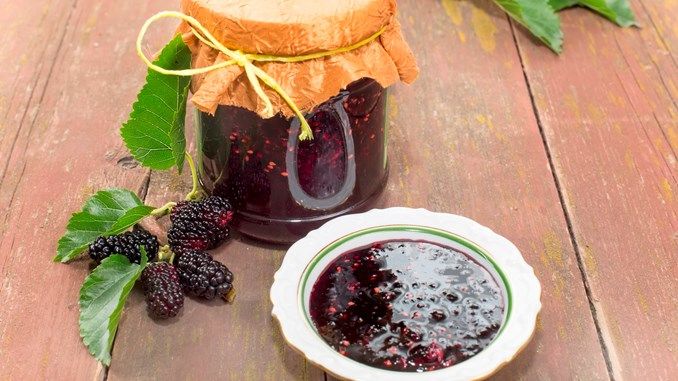 3 nhóm người không nên uống nước dâu tằm- Ảnh 1.