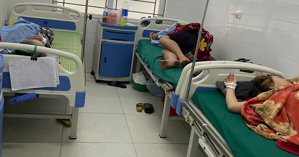 Diễn biến sức khỏe 20 người nghi ngộ độc bánh mì ở Nghệ An