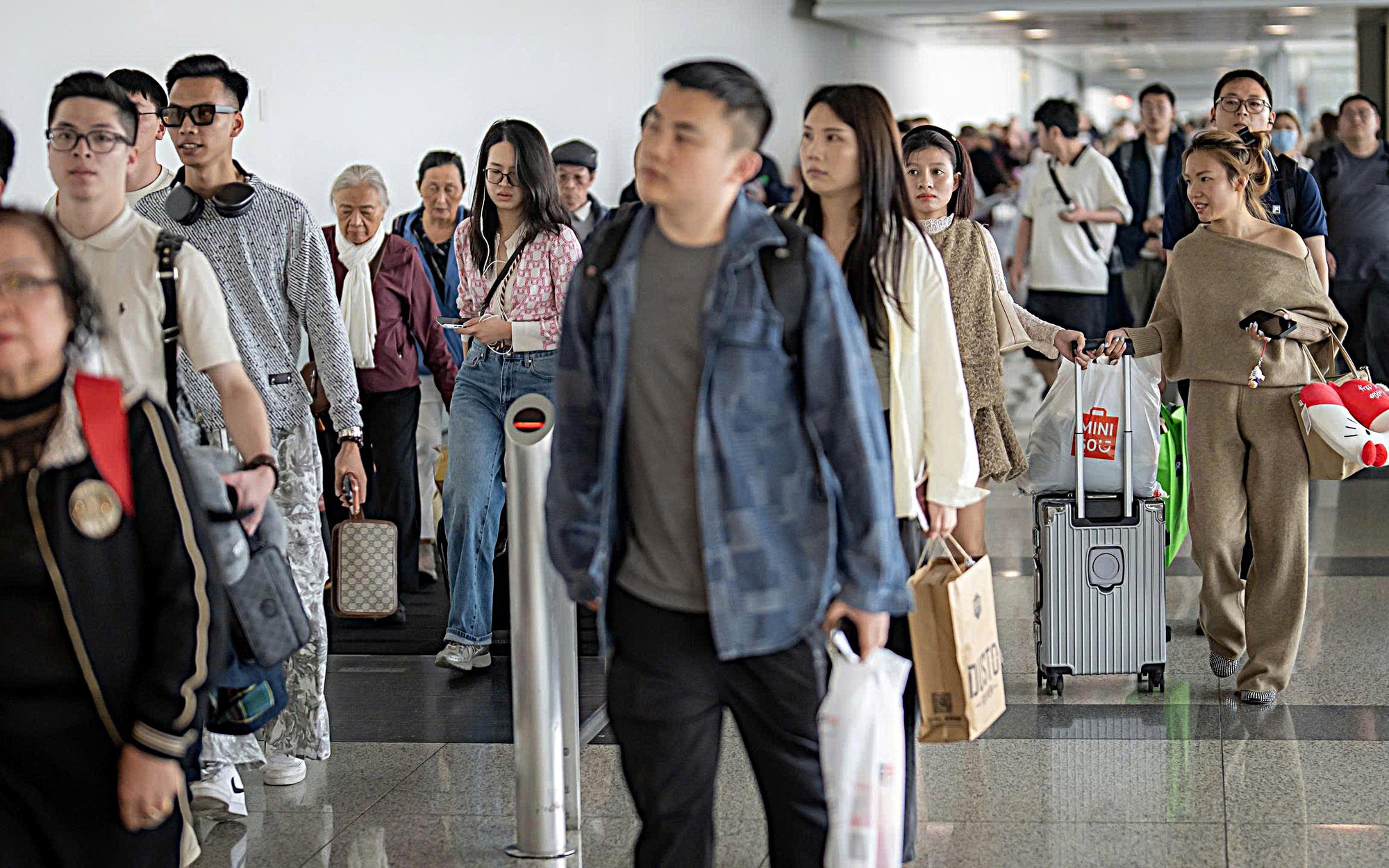 Hà Nội miễn phí vé đi xe buýt, metro dịp nghỉ lễ Giỗ Tổ và 30/4-1/5- Ảnh 1.