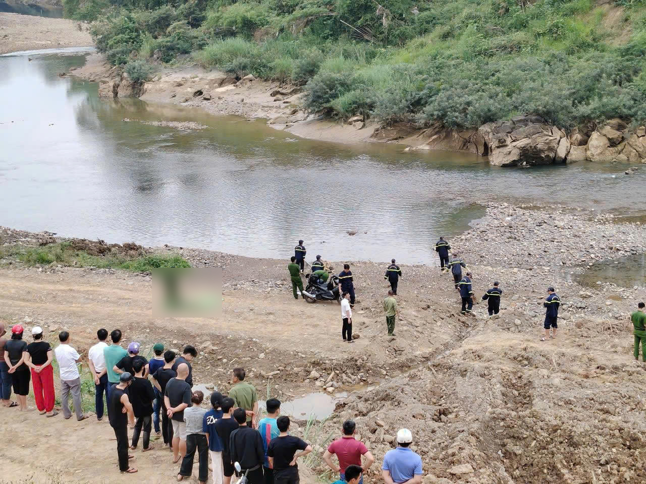 Đã tìm thấy thi thể nạn nhân mất tích trên sông Miện- Ảnh 1.