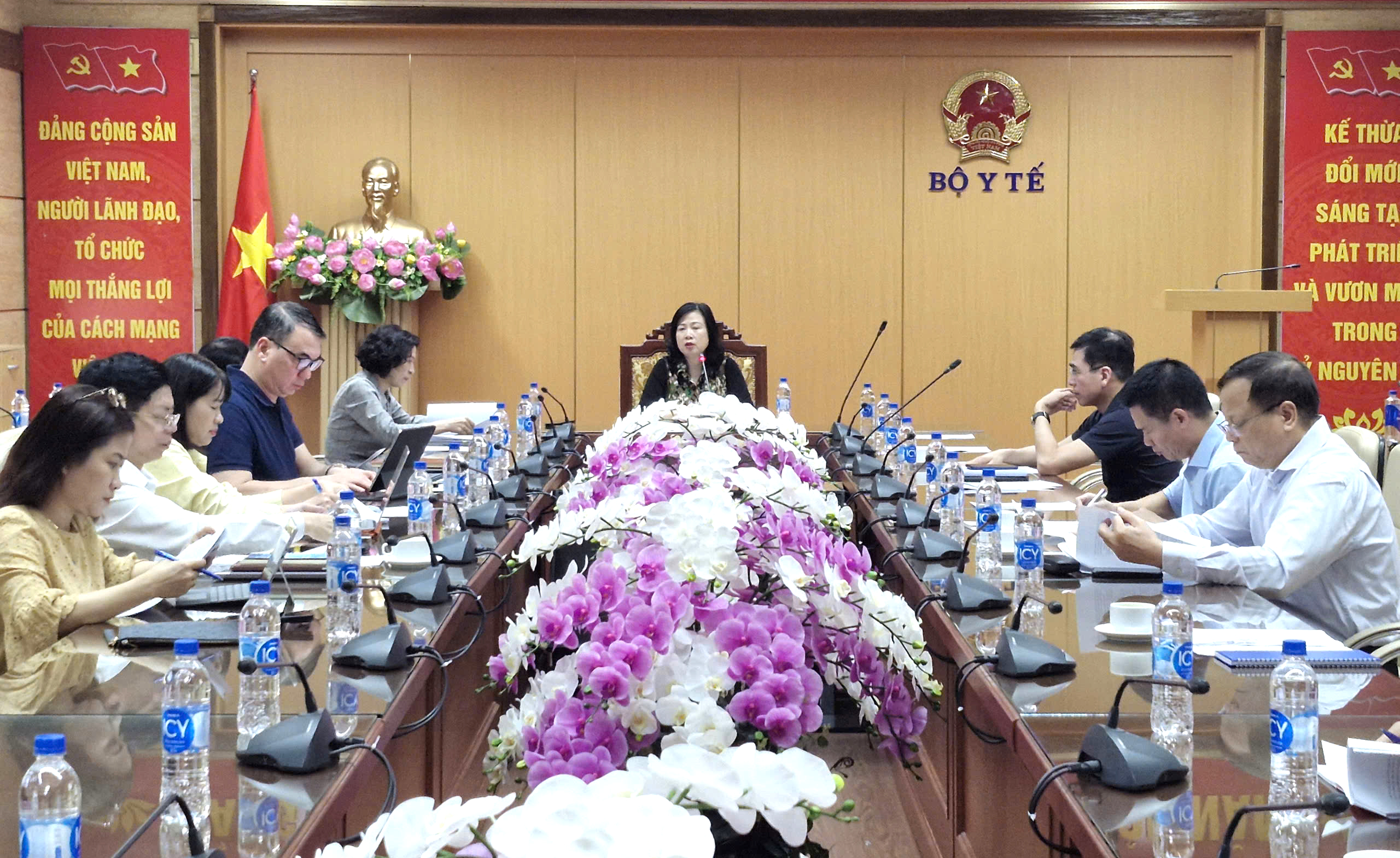 Thúc đẩy hoàn thiện thể chế triển khai khám sức khỏe định kỳ hoặc khám sàng lọc miễn phí cho người dân- Ảnh 2.