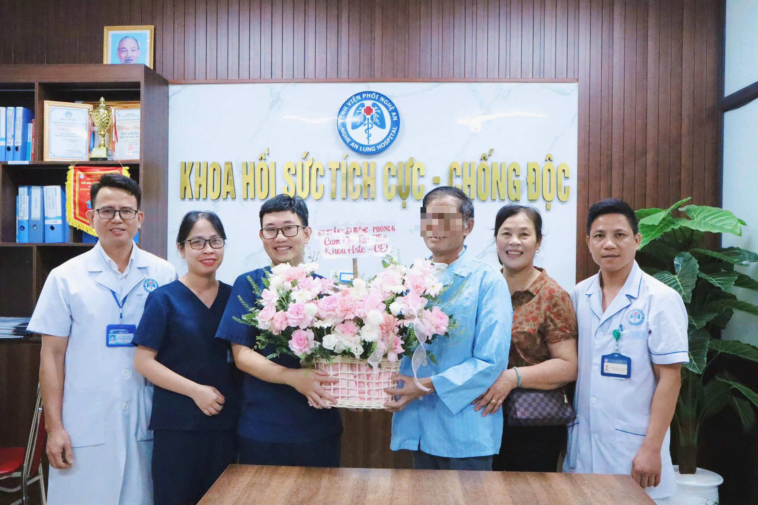 Hai lần kéo người đàn ông thoát 'cửa tử'- Ảnh 2. Hai lần kéo người đàn ông thoát 'cửa tử'- Ảnh 2.