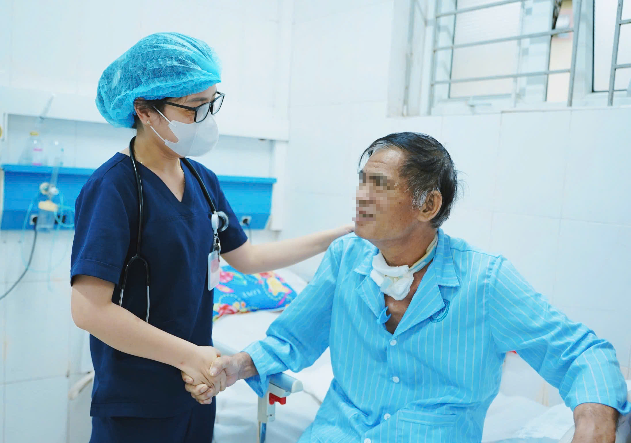 Hai lần kéo người đàn ông thoát 'cửa tử'- Ảnh 1. Hai lần kéo người đàn ông thoát 'cửa tử'- Ảnh 1.