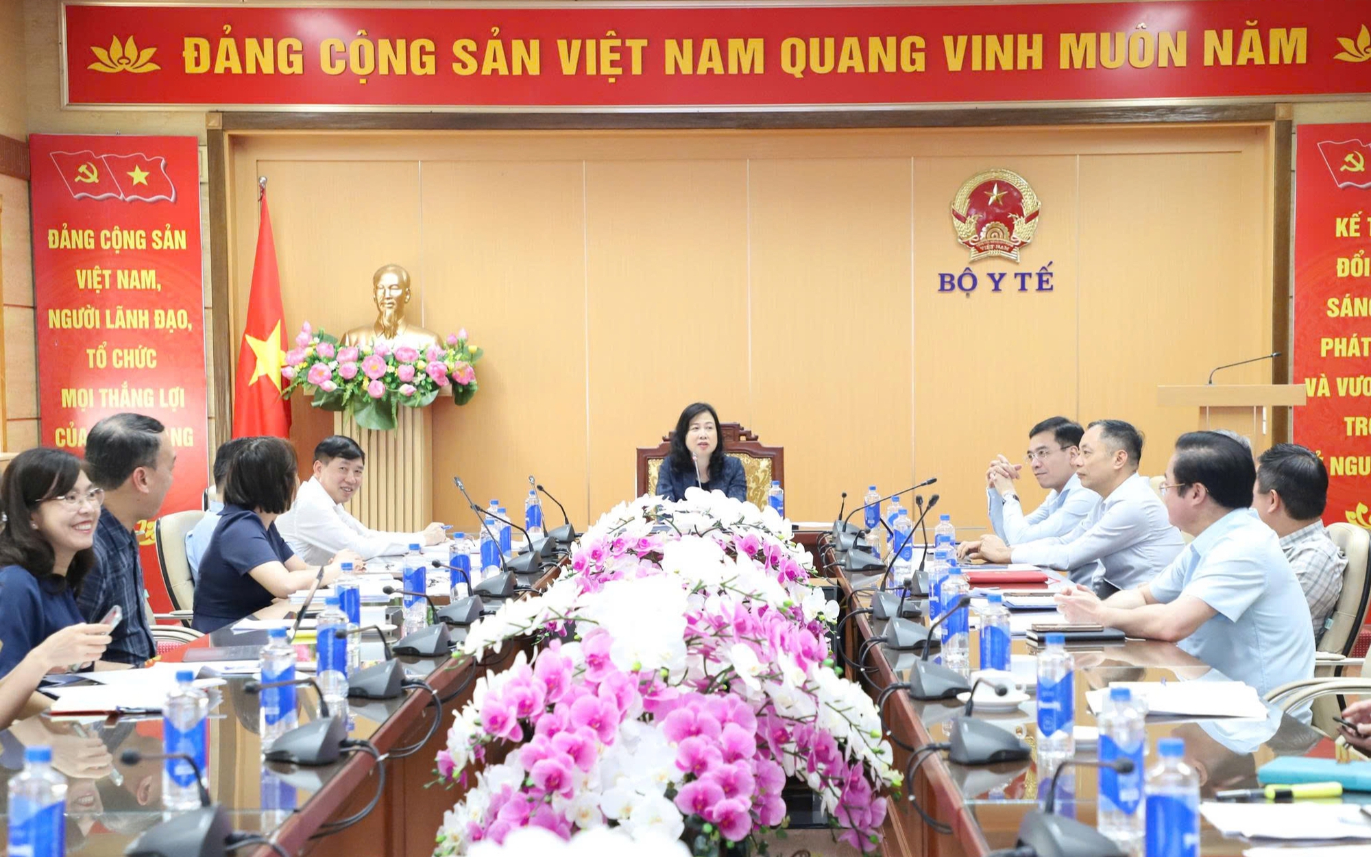 Bộ trưởng Đào Hồng Lan: Quyết liệt phân cấp, cắt giảm, đơn giản hóa thủ tục hành chính, điều kiện kinh doanh ngành y