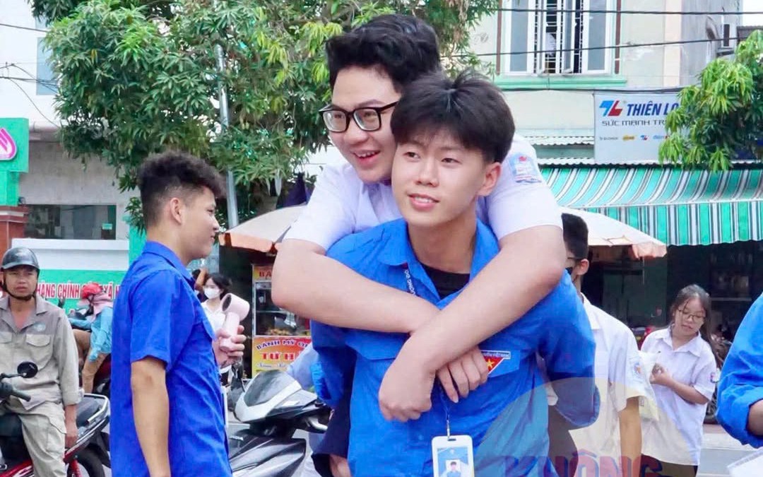 Những hình ảnh khó quên tại kỳ thi vào lớp 10 ở Hải Phòng