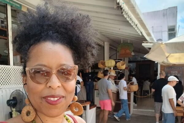 Nữ du khách chia sẻ bí quyết giảm cân thần tốc dù phải đi lại nhiều nước