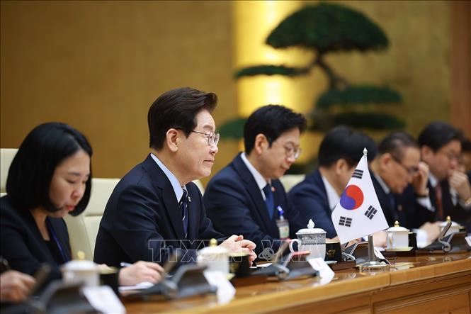 Thủ tướng Lê Minh Hưng hội kiến Tổng thống Hàn Quốc Lee Jae Myung- Ảnh 4.