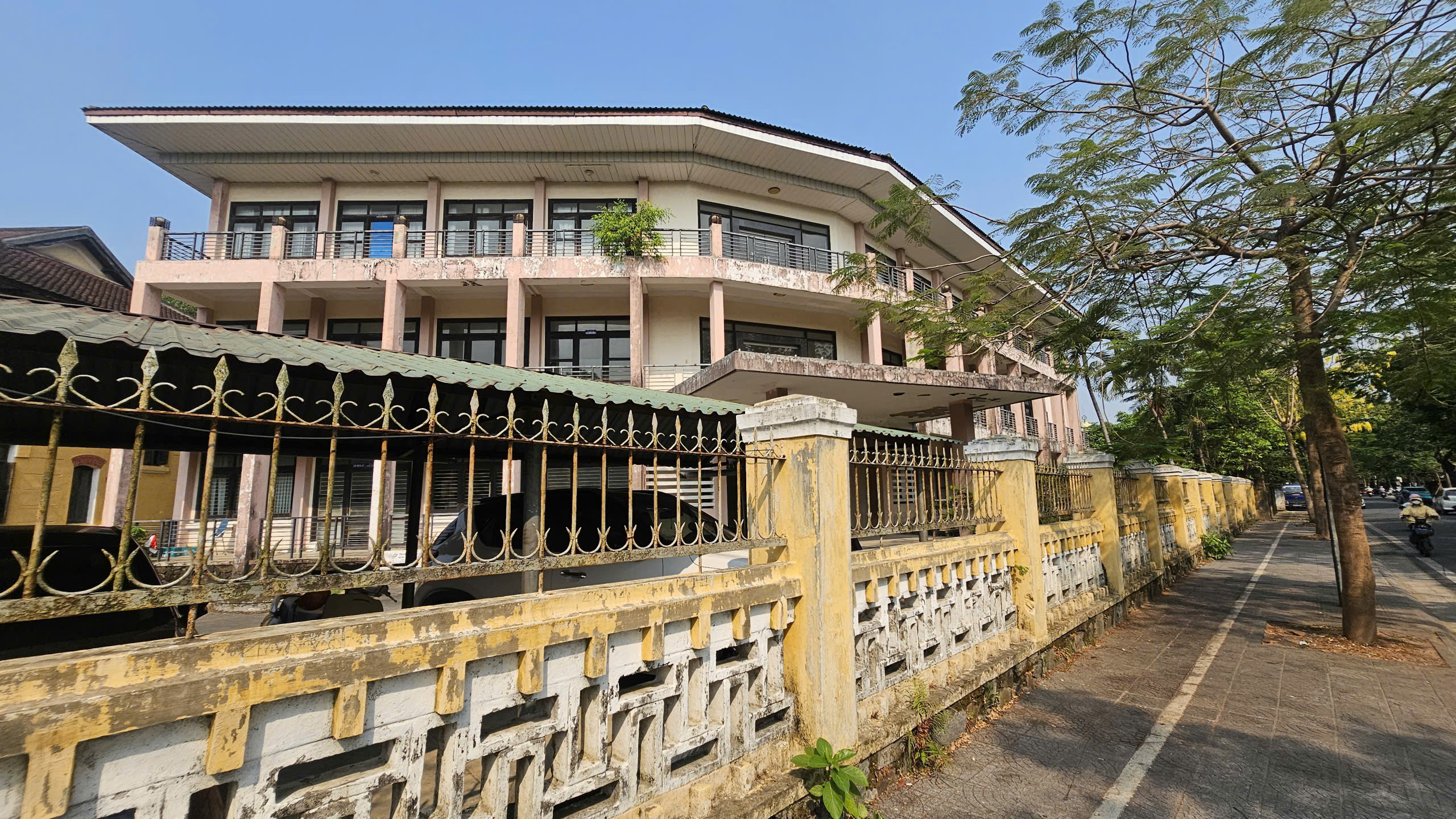 Hiện trạng khu đất 'vàng' sắp đấu giá làm tổ hợp thương mại, khách sạn cao cấp ở Huế- Ảnh 2.