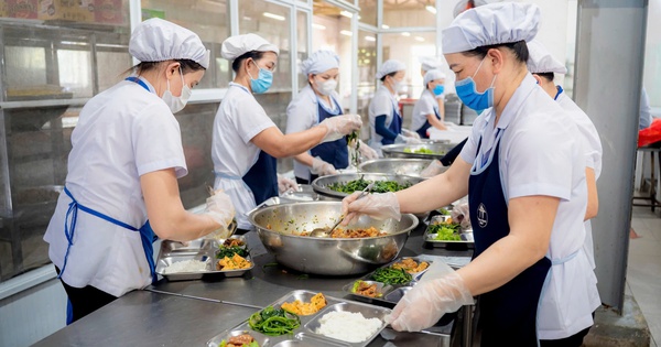 Huế siết chặt kiểm soát dịch vụ ăn uống, thức ăn đường phố