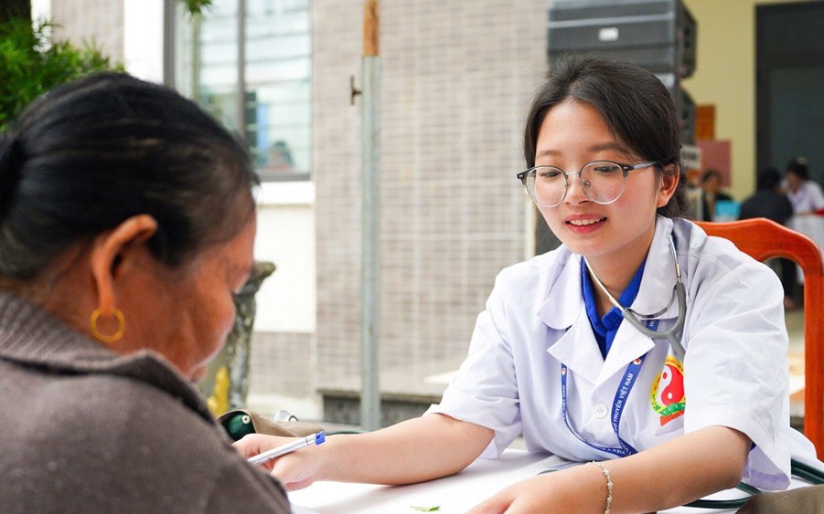 Kỳ thi đánh giá năng lực hành nghề y: Trường y chọn đi trước hay chờ "nước đến chân"?