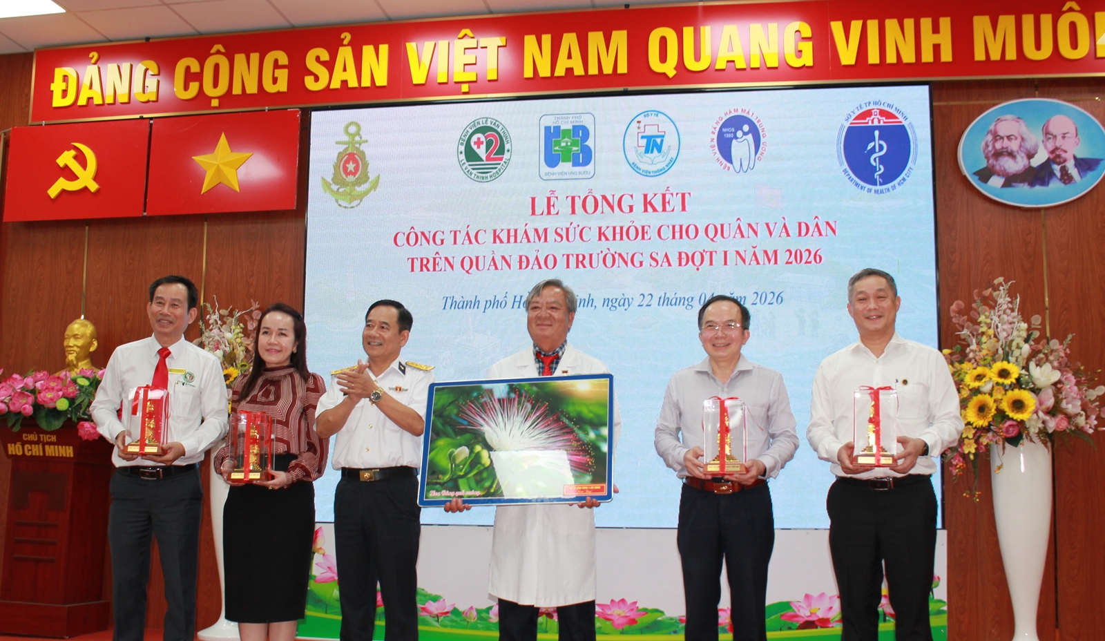 Trường Sa trong trái tim thầy thuốc: Giữ bình yên từ những điều giản dị- Ảnh 5.