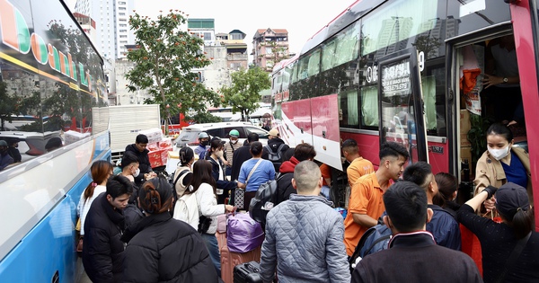 Nhiều tuyến xe khách đường dài ‘cháy vé’ dịp 30/4 – 1/5