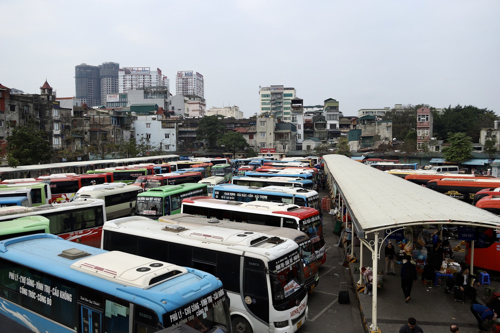 Nhiều tuyến xe khách đường dài 'cháy vé' dịp 30/4 - 1/5- Ảnh 2.