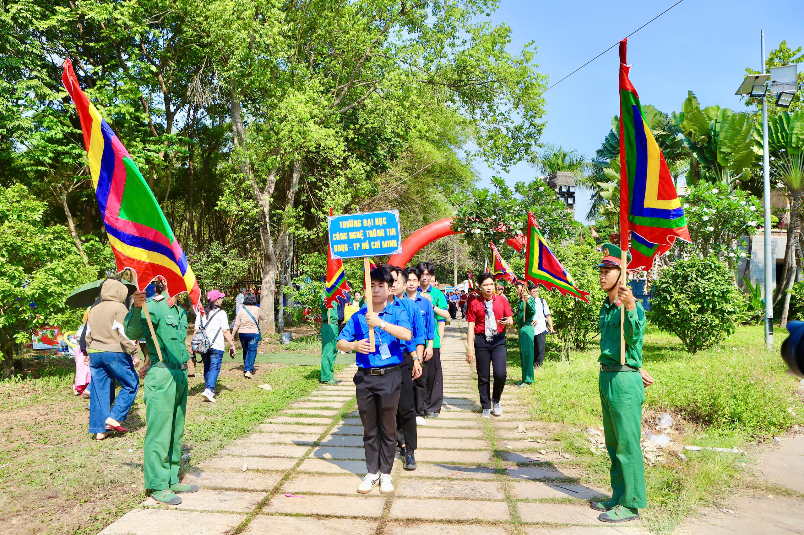 Khai mạc Hội trại truyền thống 'Tự hào nòi giống Tiên Rồng'- Ảnh 3.