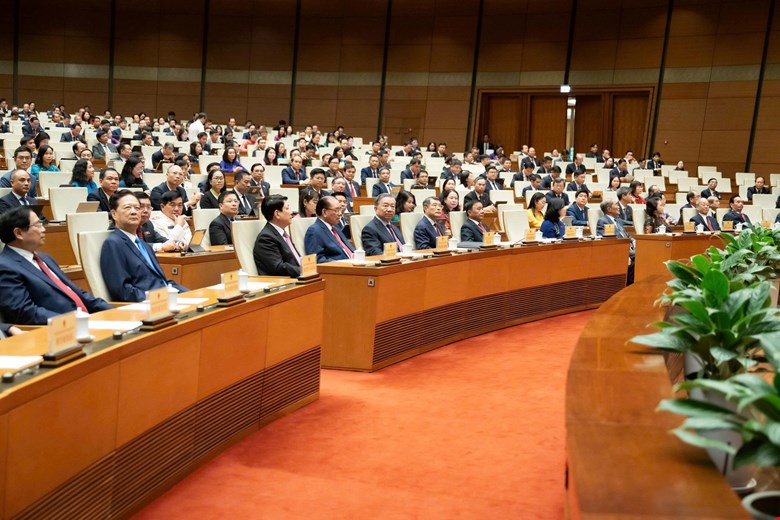 Nghị quyết Kỳ họp thứ Nhất: Tăng nguồn lực cải cách tiền lương nhờ tiết kiệm chi thường xuyên- Ảnh 1.