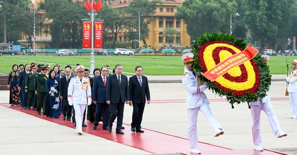 Lãnh đạo Đảng, Nhà nước viếng Chủ tịch Hồ Chí Minh và tưởng niệm các Anh hùng liệt sĩ