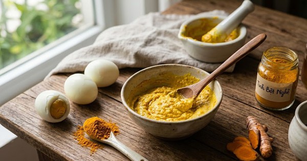Nên dùng trứng gà sống hay chín trong chăm sóc da?