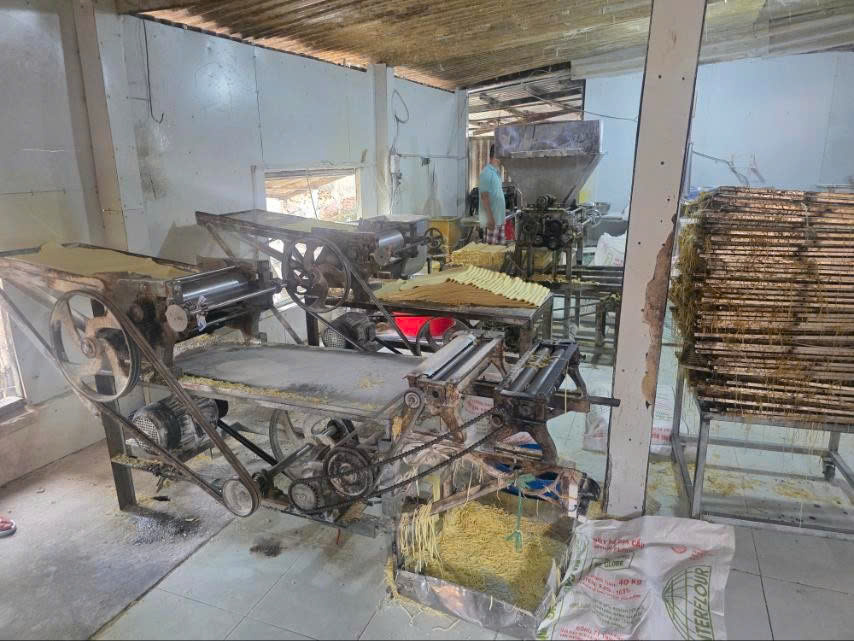 Triệt phá cơ sở sản xuất hơn 2.800 tấn mì tươi sử dụng hàn the và thủy tinh lỏng- Ảnh 3.