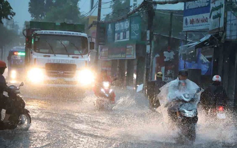 Miền Bắc có không khí lạnh gây mưa dông dài ngày