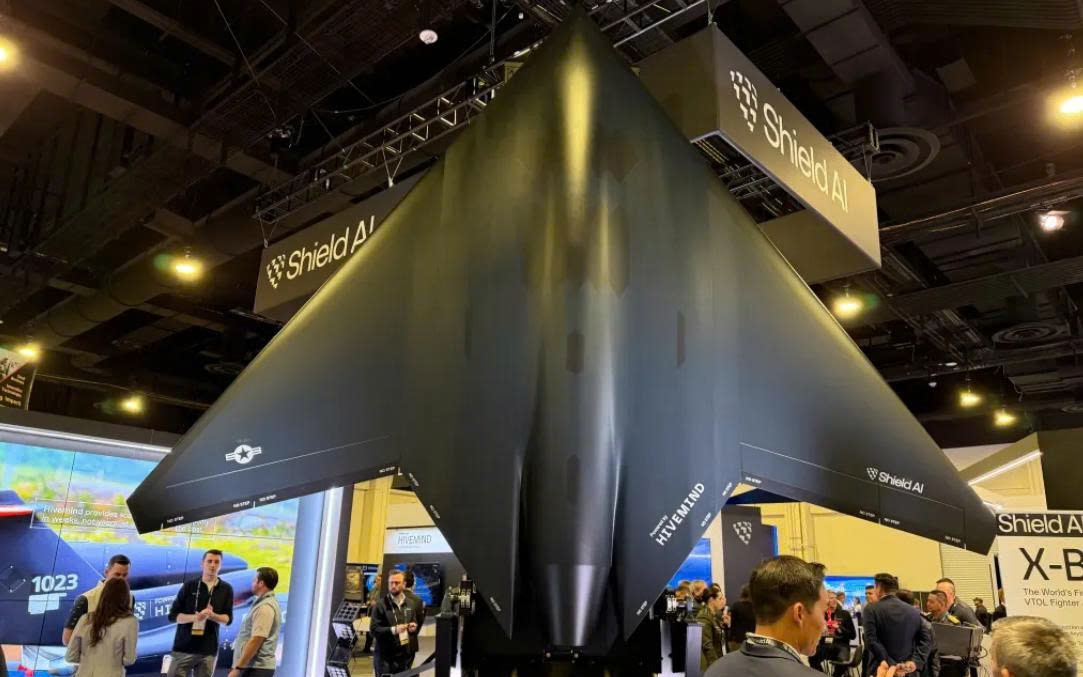 Mỹ phát triển UAV chiến đấu "dị biệt" cất, hạ cánh thẳng đứng