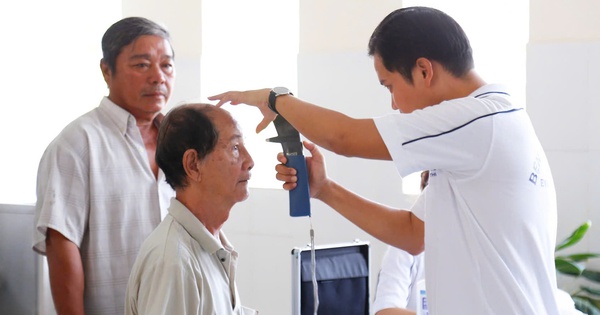 Ngày Sức khỏe toàn dân: 100 bệnh nhân khó khăn ở TPHCM được mổ mắt miễn phí