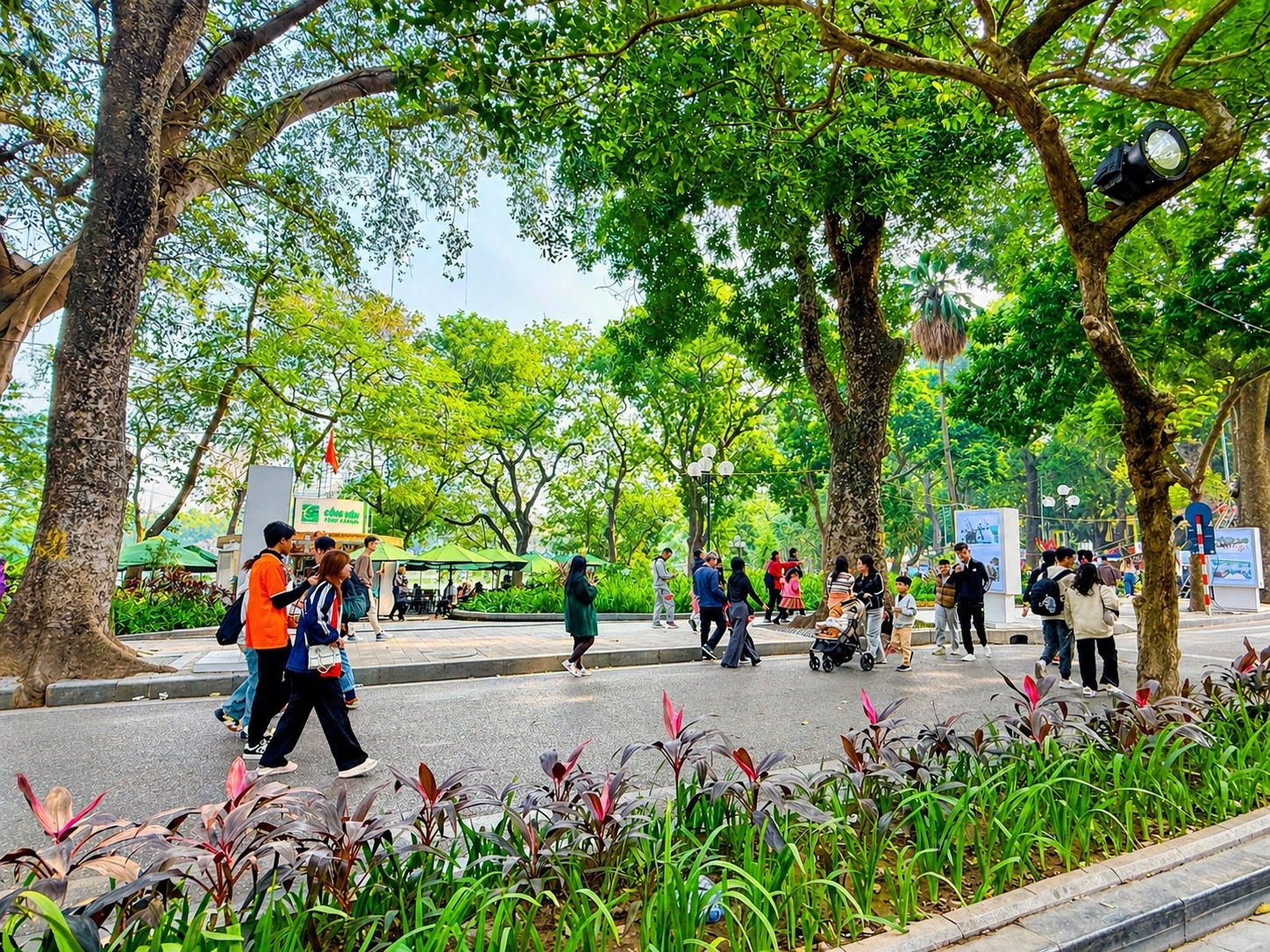 Thời tiết đẹp ngày đầu nghỉ lễ 30/4-1/5- Ảnh 1.