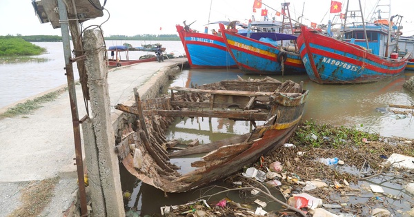 ‘Nghĩa địa tàu cá’ làm khó ngư dân